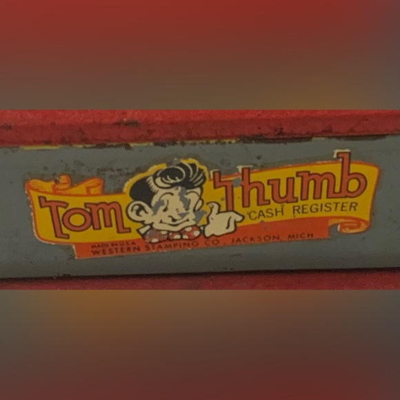 Vintage Red Toy Cash Register - Picture 4 of 12